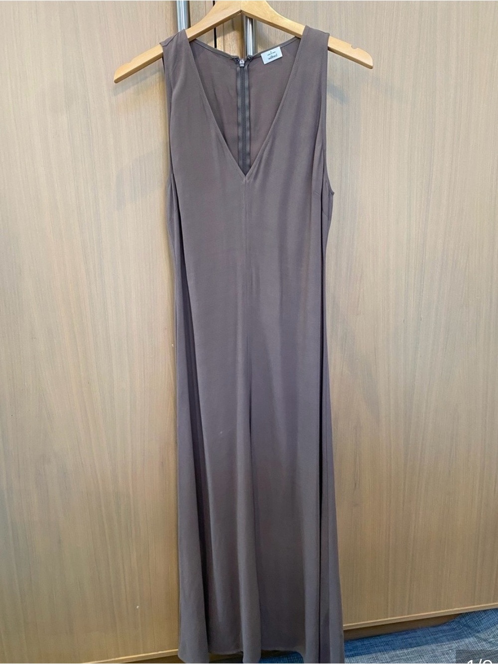 Wilfred Sleeveless V-Neck Maxi Dress in Brown Size 4